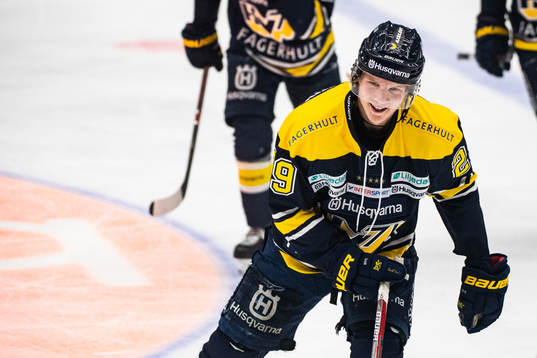 s Helge Holmstrand jublar