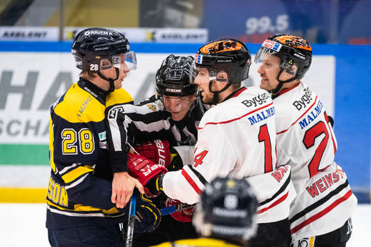 s Anton Bengtsson i bråk med Örebros Tom Wandell och