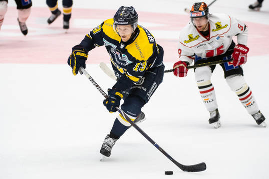 s Oscar Sundh och Örebros Tylor Spink