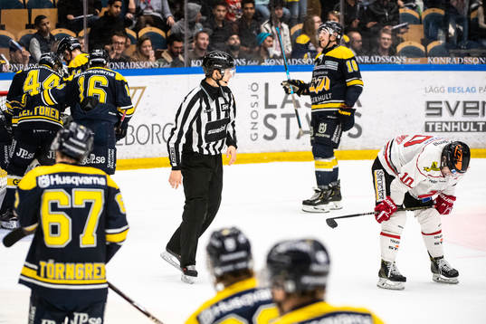 Örebros Shane Harper deppar