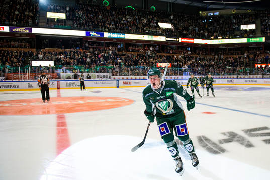 Färjestads Fabian Zetterlund jublar