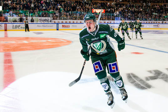 Färjestads Fabian Zetterlund jublar