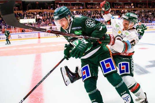 Färjestads Johan Ivarsson och Frölundas Max Friberg