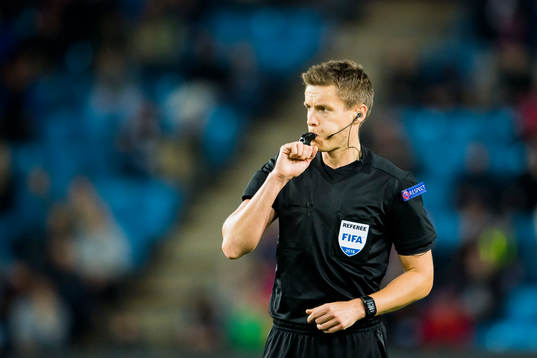 Daniel Siebert, referee