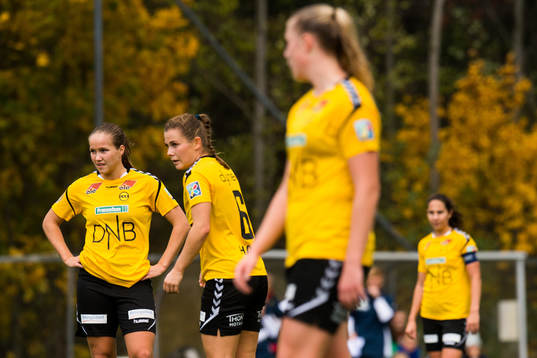 Emilie Haavi and Guro Reiten of LSK Kvinner look dejected