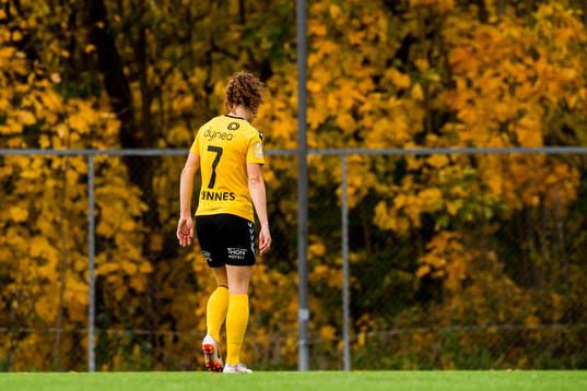 Synne Skinnes Hansen of LSK Kvinner looks dejected