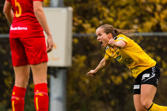 Guro Reiten of LSK Kvinner celebrates