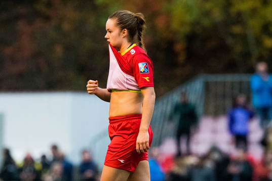 Rebecka Wanvik Holum of Røa looks dejected