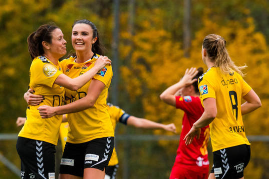 Isabell Bachor and Ingrid Syrstad Engen of LSK Kvinner