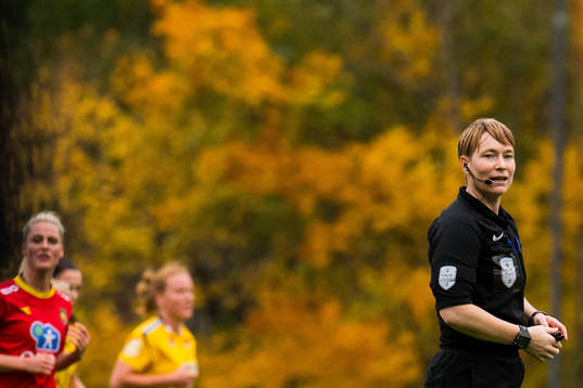 Marte Sørø, referee