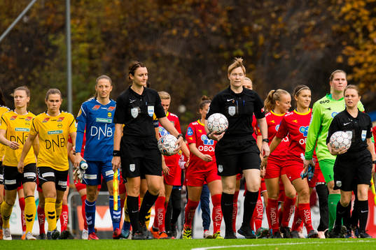 Marte Sørø, referee
