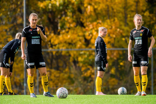 Emilie Haavi and Synne Hansen of LSK Kvinner