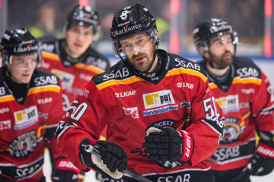 Luleås Daniel Sondell jublar