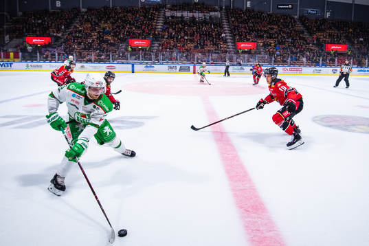 Rögles Simon Ryfors och Luleås Joonas Jalvanti