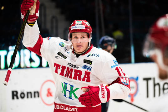 Timrås Henrik Törnqvist jublar