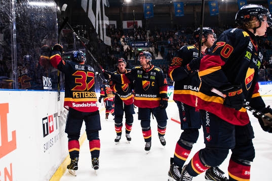 Djurgårdens Daniel Brodin och Jacob Josefson jublar
