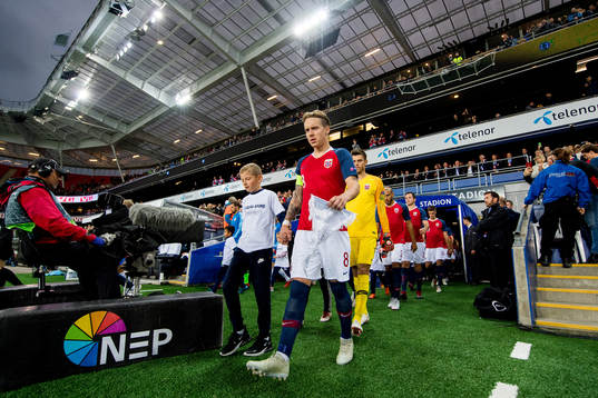 Stefan Johansen of Norway enters the pitch