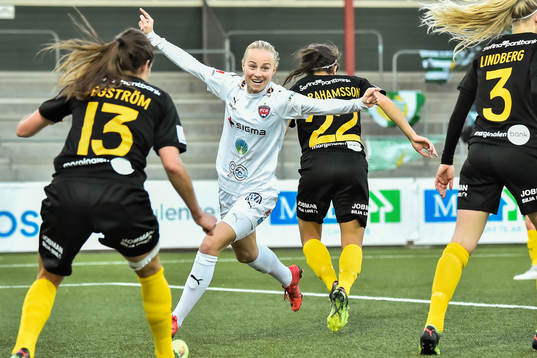 Rosengårds Ebba Wieder jublar