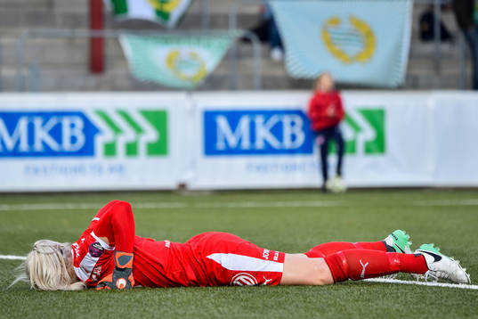 Hammarbys målvakt Emma Holmgren deppar