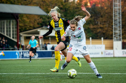 Rosengårds Fiona Brown blir fälld i straffområdet av