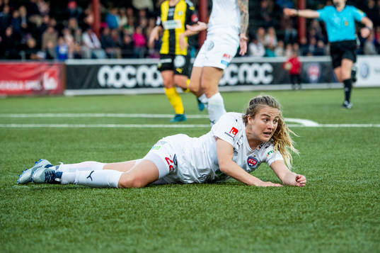 Rosengårds Fiona Brown blir fälld i straffområdet