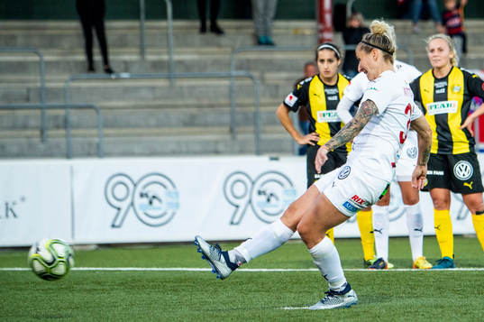 Rosengårds Anja Mittag sätter straff och 5-1