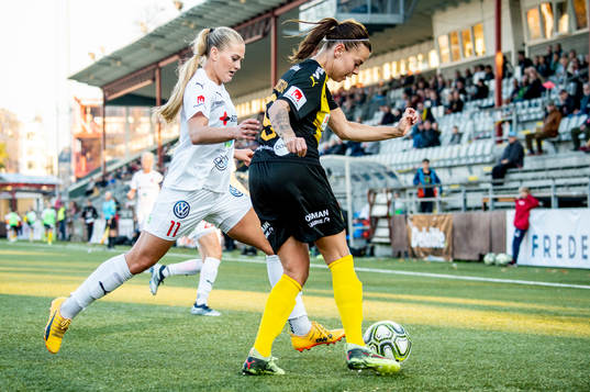 Rosengårds Lisa-Marie Utland mot Hammarbys Amanda Johansson