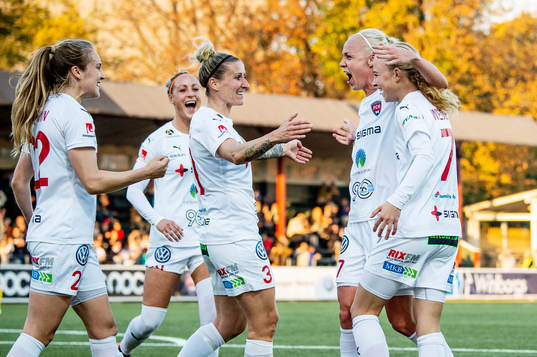 Rosengårds Fiona Brown, Sanne Troelsgaard Nielsen, Anja