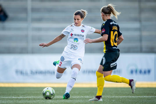 Rosengårds Nathalie Björn mot Hammarbys Emma Jansson