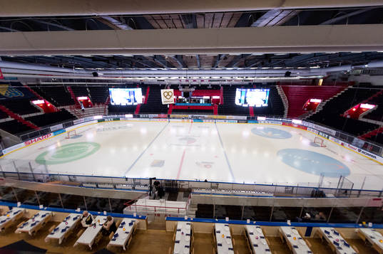 Interiör av Scaniarinken innan ishockeymatchen i