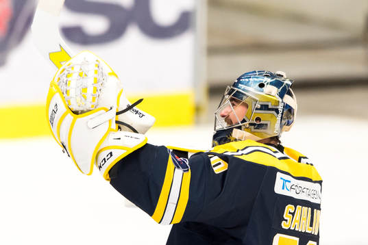 Södertäljes Alexander Sahlin jublar