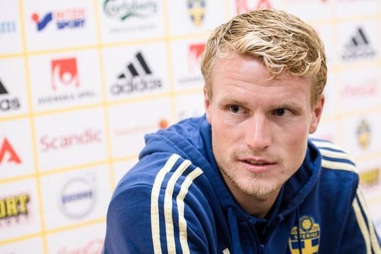 Oscar Hiljemark i mixed zone