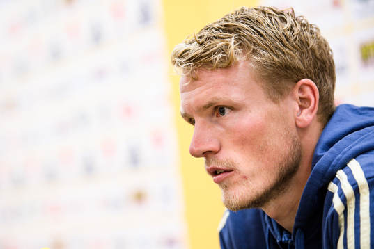 Oscar Hiljemark i mixed zone