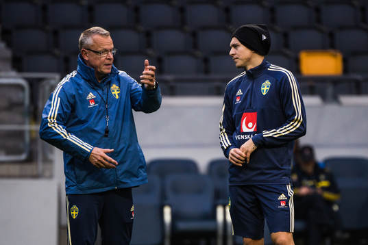 Förbundskapten Janne Andersson och Victor Nilsson Lindelöf