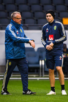 Förbundskapten Janne Andersson och Victor Nilsson Lindelöf