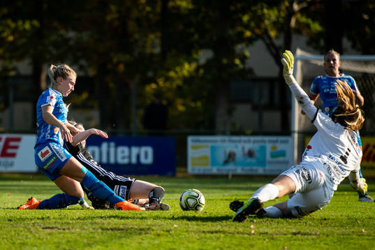 Piteås Cecilia Edlund och IFK Kalmars Maja Träff Williams