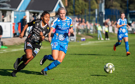 IFK Kalmars Elsa Karlsson och Piteås Madelen Janogy