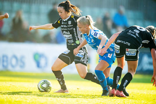 IFK Kalmars Emma Danielsson och Piteås June Pedersen och