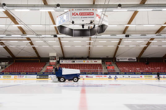 .. under ishockeymatchen i Hockeyallsvenskan mellan Almtuna