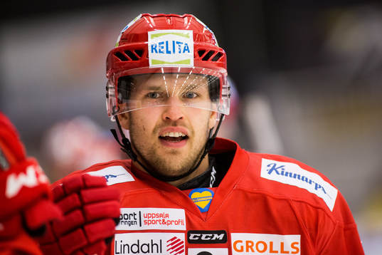 Almtunas Tobias Hage jublar