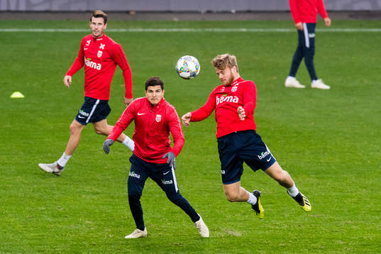 Håvard Nordtveit, Tarik Elyounoussi and Fredrik Midtsjø