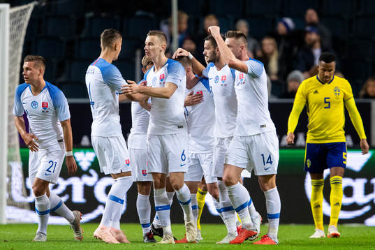Albert Rusnak of Slovakia celeberates with teammates