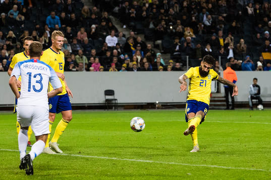 Jimmy Durmaz of Sweden with a free kick