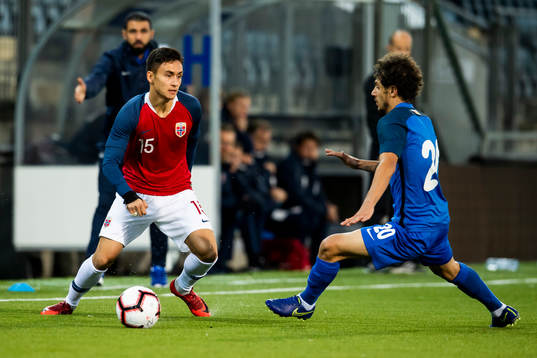 Nico Mickelson of Norway and Yusif Nabiyev of Azerbaijan
