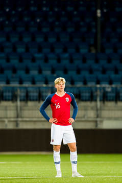 Tobias Borchgrevink Børkeeiet of Norway looks dejected