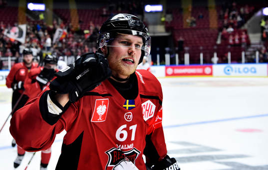 Martin Janolhs of Malmö Redhawks celebrates