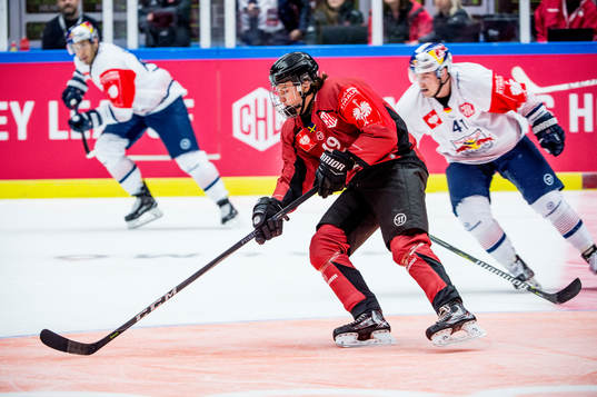 Helge Grans of Malmö Redhawks and Jakob Mayenschein of RB
