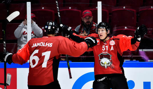 Martin Janolhs and Emil Sylvegård of Malmö Redhawks