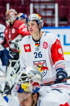 Justin Schützof RB Munich looks dejected