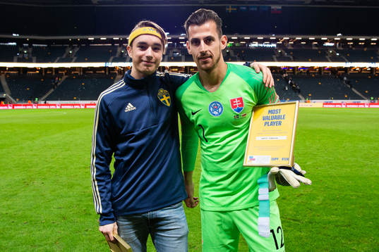 Goalkeeper Martin Dúbravka of Slovakia receives "Most